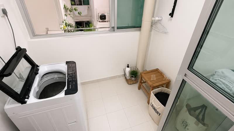 424D Yishun Avenue 11, 424D Yishun Avenue 11, 3 Bedrooms, 990 sqft, HDB Flat For Rent, by Laven Loo 吕欣颐, 500205608 - Balcony - PropertyGuru.com.sg