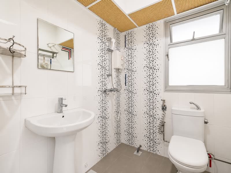 327C Sumang Walk, 327C Sumang Walk, 1 Bedroom, 398 sqft, HDB Flat For Sale, by Jeremy Koh, 500205634 - Bathroom - PropertyGuru.com.sg