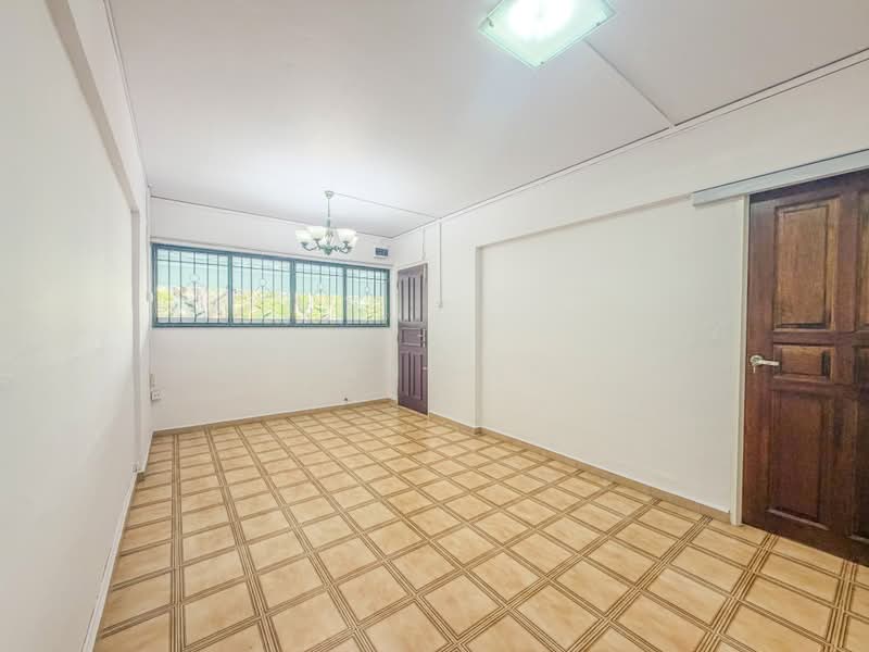 108 Tampines Street 11, 108 Tampines Street 11, 2 Bedrooms, 796 sqft, HDB Flat For Sale, by Jane Li, 500205637 - Living Room - PropertyGuru.com.sg