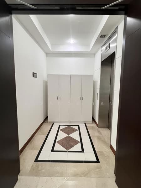 Balmoral 8, 8 Balmoral Road, 3 Bedrooms, 1,841 sqft, Condominium For Sale, by Eleanor Tan, 500205654 - Corridor - PropertyGuru.com.sg