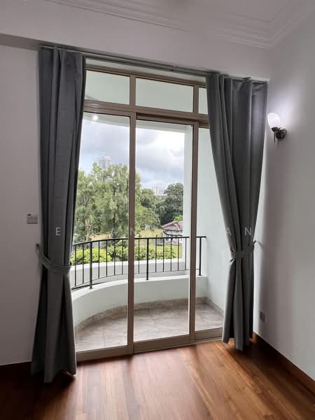 Balmoral 8, 8 Balmoral Road, 3 Bedrooms, 1,841 sqft, Condominium For Sale, by Eleanor Tan, 500205654 - Balcony - PropertyGuru.com.sg