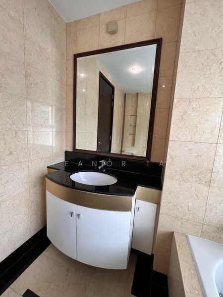 Balmoral 8, 8 Balmoral Road, 3 Bedrooms, 1,841 sqft, Condominium For Sale, by Eleanor Tan, 500205654 - Bathroom - PropertyGuru.com.sg