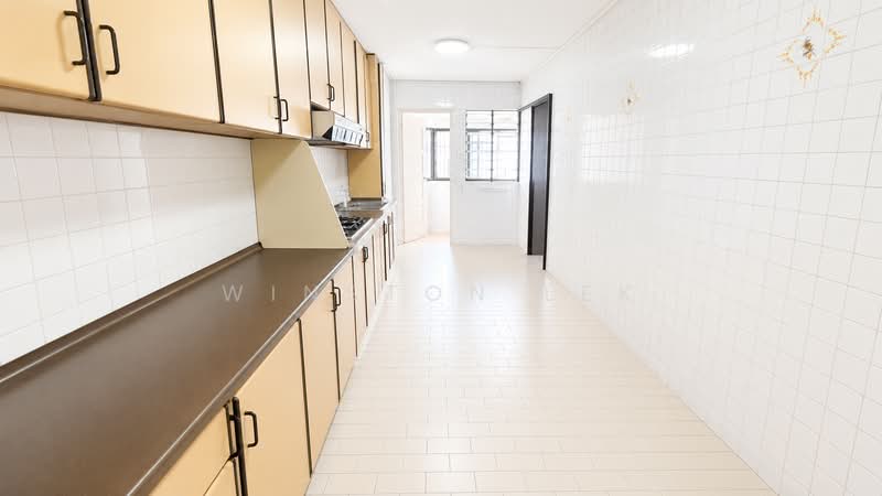 370 Bukit Batok Street 31, 370 Bukit Batok Street 31, 3 Bedrooms, 958 sqft, HDB Flat For Sale, by Winston Lek, 500205656 - Kitchen - PropertyGuru.com.sg