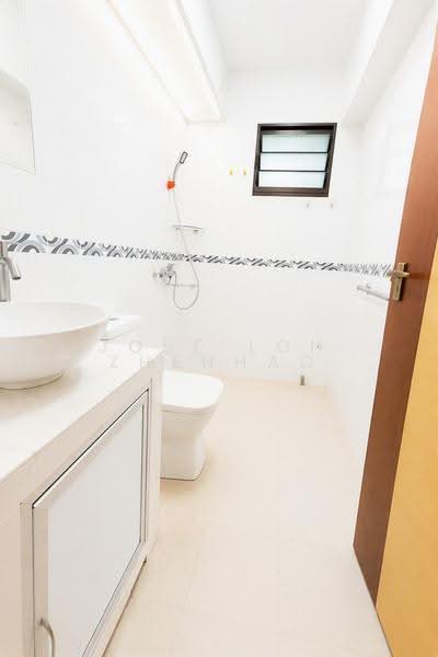 26D Jalan Membina, 26D Jalan Membina, Alexandra / Commonwealth, 3 Bedrooms, 969 sqft, HDB Flat For Sale, by Jose Loh Zhenhao, 500205674 - Bathroom - PropertyGuru.com.sg