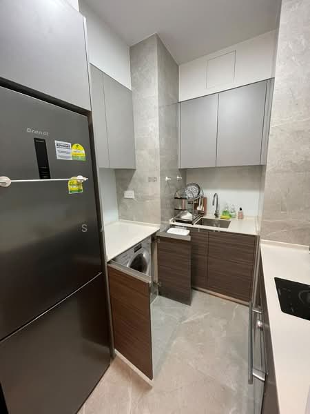Stirling Residences, 21 Stirling Road, 2 Bedrooms, 624 sqft, Condominium For Rent, by Sam Chin, 500205699 - Kitchen - PropertyGuru.com.sg