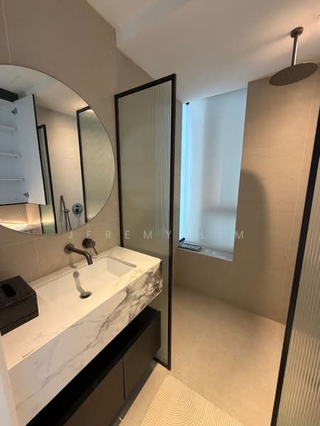 The Beacon, 130 Cantonment Road, 2 Bedrooms, 1,109 sqft, Apartment For Rent, by Jeremy Lim, 500205708 - Bathroom - PropertyGuru.com.sg
