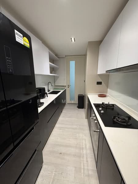 The Beacon, 130 Cantonment Road, 2 Bedrooms, 1,109 sqft, Apartment For Rent, by Jeremy Lim, 500205708 - Kitchen - PropertyGuru.com.sg