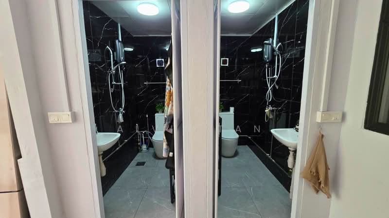 ❤️CHEAP Entry Level Corner Unit Prime Lower Joo Chiat, , 1,783 sqft, Shop / Shophouse For Sale, by Alvin Tan, 500205709 - Bathroom - CommercialGuru.com.sg