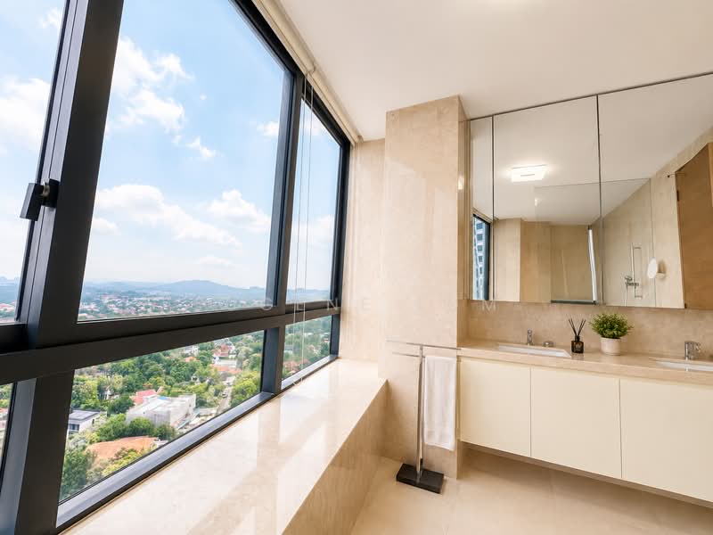 d'Leedon (Former Farrer Court), 13 Leedon Heights, 4 Bedrooms, 2,099 sqft, Condominium For Sale, by Eugene Lum, 500205716 - Bathroom - PropertyGuru.com.sg