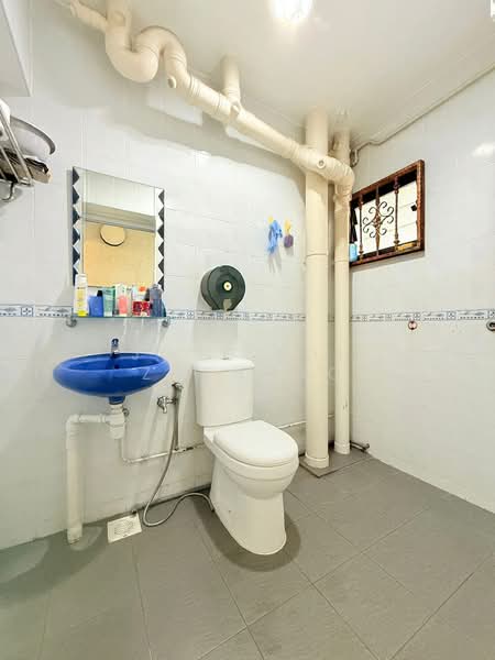 672B Klang Lane, 672B Klang Lane, 3 Bedrooms, 1,130 sqft, HDB Flat For Sale, by Jose Loh Zhenhao, 500205719 - Bathroom - PropertyGuru.com.sg