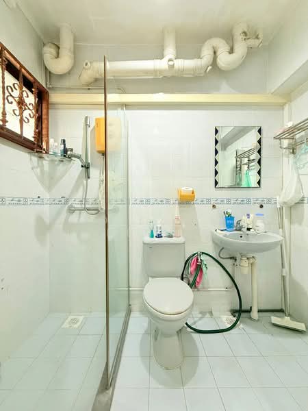 672B Klang Lane, 672B Klang Lane, 3 Bedrooms, 1,130 sqft, HDB Flat For Sale, by Jose Loh Zhenhao, 500205719 - Bathroom - PropertyGuru.com.sg