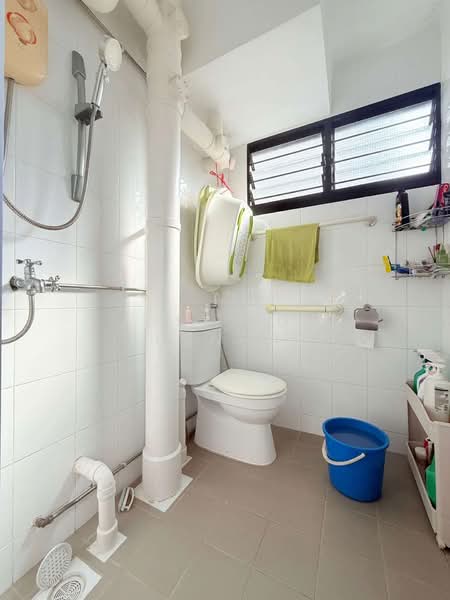 520 Bedok North Avenue 1, 520 Bedok North Avenue 1, 2 Bedrooms, 721 sqft, HDB Flat For Sale, by Jose Loh Zhenhao, 500205730 - Bathroom - PropertyGuru.com.sg
