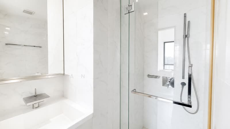 Adria, 12 Derbyshire Road, 2 Bedrooms, 689 sqft, Condominium For Sale, by Chan Hwee Tze, 500205738 - Bathroom - PropertyGuru.com.sg