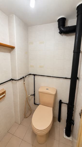 96 Lorong 3 Toa Payoh, 96 Lorong 3 Toa Payoh, 2 Bedrooms, 732 sqft, HDB Flat For Sale, by Rayne Chua 蔡美慧, 500205741 - Bathroom - PropertyGuru.com.sg