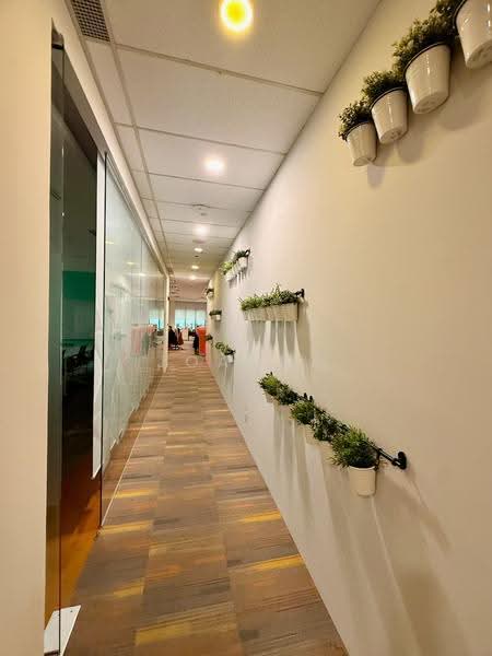 1 Finlayson Green, 1 Finlayson Green, Boat Quay / Raffles Place / Marina, 6,351 sqft, Office For Rent, by Joanna Zhou, 500205745 - Corridor - CommercialGuru.com.sg