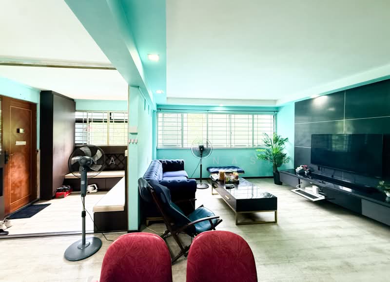 449 Tampines Street 42, 449 Tampines Street 42, 3 Bedrooms, 1,313 sqft, HDB Flat For Sale, by Nadiah Nasir, 500205750 - Living Room - PropertyGuru.com.sg