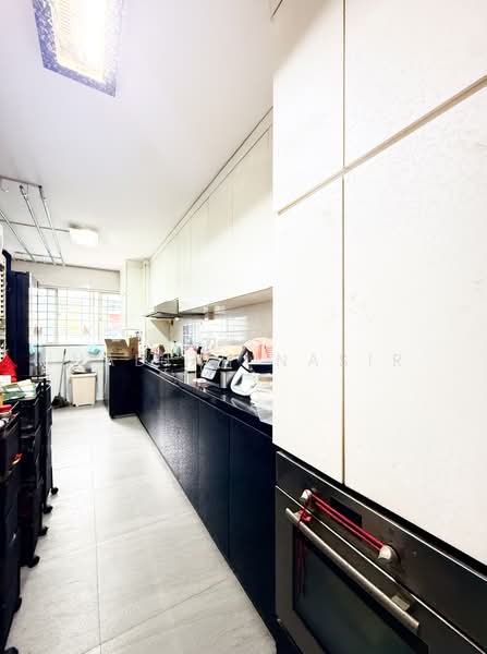 449 Tampines Street 42, 449 Tampines Street 42, 3 Bedrooms, 1,313 sqft, HDB Flat For Sale, by Nadiah Nasir, 500205750 - Kitchen - PropertyGuru.com.sg