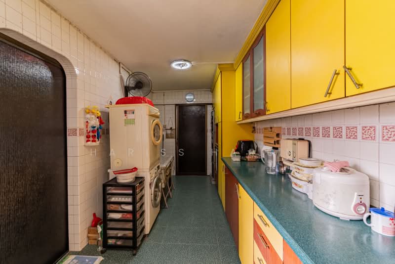 110 Gangsa Road, 110 Gangsa Road, 3 Bedrooms, 1,302 sqft, HDB Flat For Sale, by Hariss Harun, 500205781 - Kitchen - PropertyGuru.com.sg
