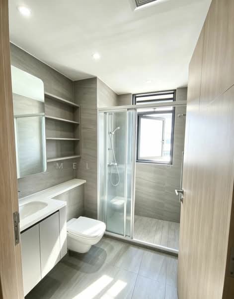 Hundred Palms Residences, 264 Yio Chu Kang Road, 4 Bedrooms, 1,270 sqft, Executive Condominium For Sale, by Melvin Lo, 500205787 - Bathroom - PropertyGuru.com.sg