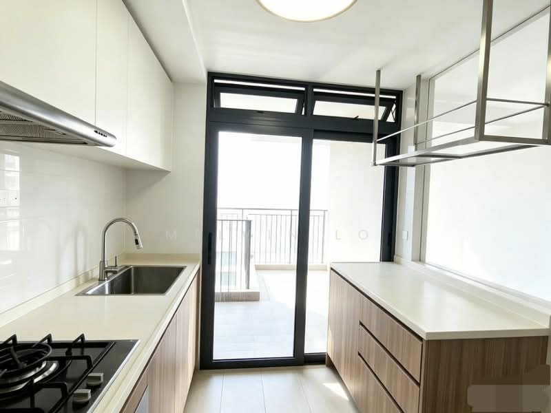 Hundred Palms Residences, 264 Yio Chu Kang Road, 4 Bedrooms, 1,270 sqft, Executive Condominium For Sale, by Melvin Lo, 500205787 - Kitchen - PropertyGuru.com.sg