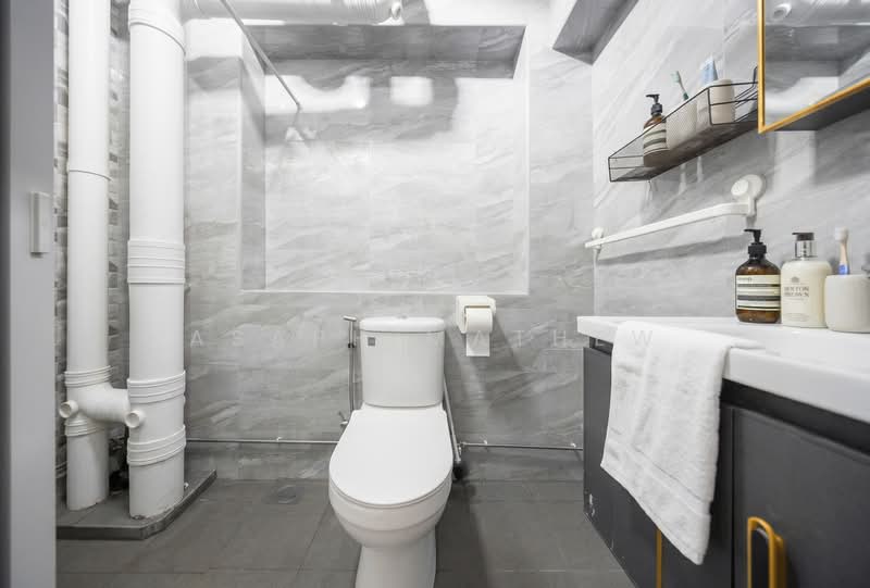 519 Jelapang Road, 519 Jelapang Road, 3 Bedrooms, 1,346 sqft, HDB Flat For Sale, by Asaph Mathew, 500205792 - Common Toilet - PropertyGuru.com.sg