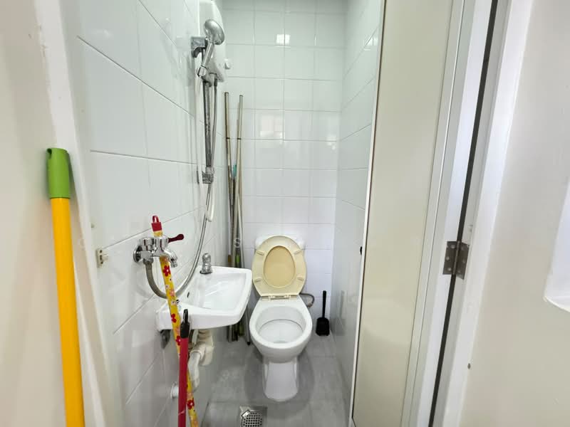 Atrium Residences, 1 Lorong 28 Geylang, Room Rental, 200 sqft, Apartment For Rent, by Gupta Sameer Raj, 500205795 - Bathroom - PropertyGuru.com.sg