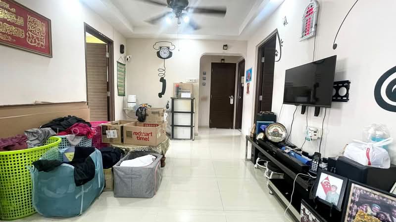 977 Jurong West Street 93, 977 Jurong West Street 93, 4 Bedrooms, 1,302 sqft, HDB Flat For Sale, by Jose Loh Zhenhao, 500205799 - Living Room - PropertyGuru.com.sg