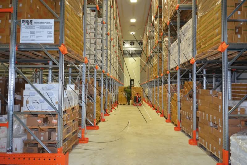 Food Vision @ Mandai, 21 Mandai Estate, 1,765 sqft, Factory / Workshop (B2) For Sale, by Tan Han Long, 500205801 - Interior - CommercialGuru.com.sg