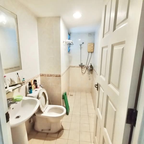 50 Strathmore Avenue, 50 Strathmore Avenue, 3 Bedrooms, 969 sqft, HDB Flat For Sale, by Jose Loh Zhenhao, 500205813 - Bathroom - PropertyGuru.com.sg