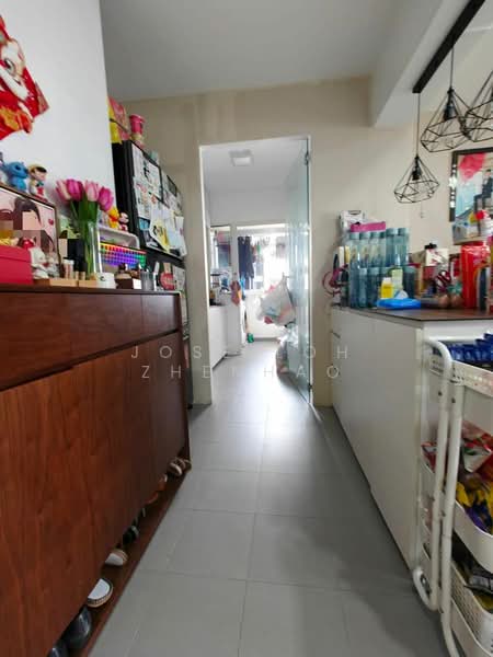 288B Compassvale Crescent, 288B Compassvale Crescent, 3 Bedrooms, 1,001 sqft, HDB Flat For Sale, by Jose Loh Zhenhao, 500205822 - Corridor - PropertyGuru.com.sg