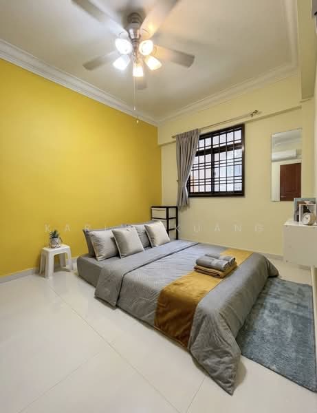 211 Hougang Street 21, 211 Hougang Street 21, 2 Bedrooms, 732 sqft, HDB Flat For Sale, by Karine Kuang, 500205864 - Bedroom - PropertyGuru.com.sg