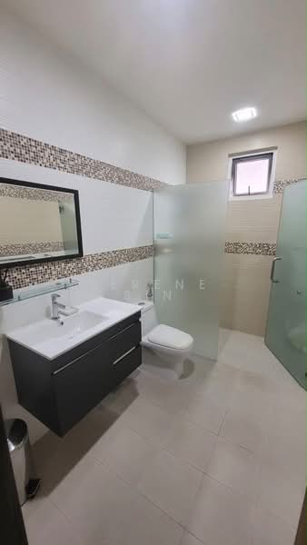 Renovated 4 bedroom Terrace Near Kovan MRT, , 4 Bedrooms, 2,500 sqft, Terraced House For Rent, by Serene Sin, 500205870 - Bathroom - PropertyGuru.com.sg