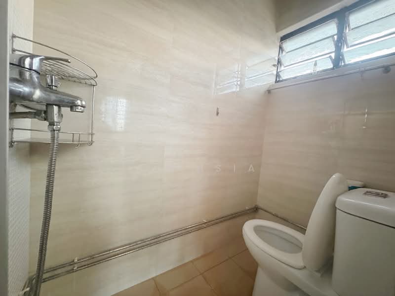 69 Moulmein Road, 69 Moulmein Road, 3 Bedrooms, 904 sqft, HDB Flat For Sale, by Lyn Hsia, 500205890 - Bathroom - PropertyGuru.com.sg