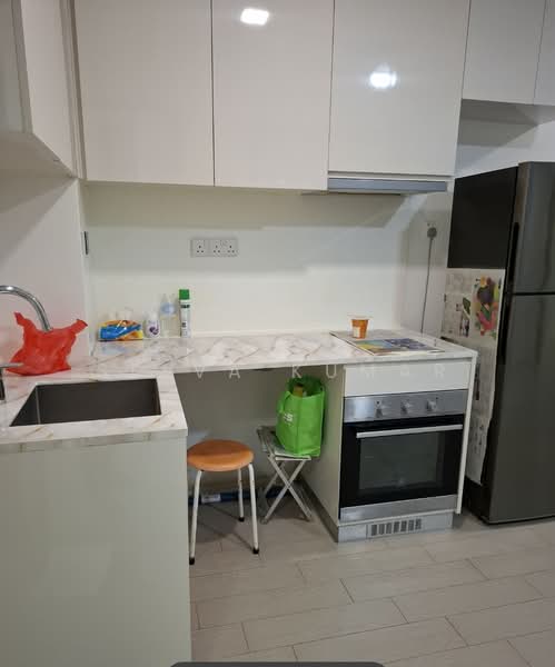 Roots @ Transit, 9 Transit Road, 2 Bedrooms, 581 sqft, Apartment For Sale, by Selva Kumar, 500205914 - Kitchen - PropertyGuru.com.sg