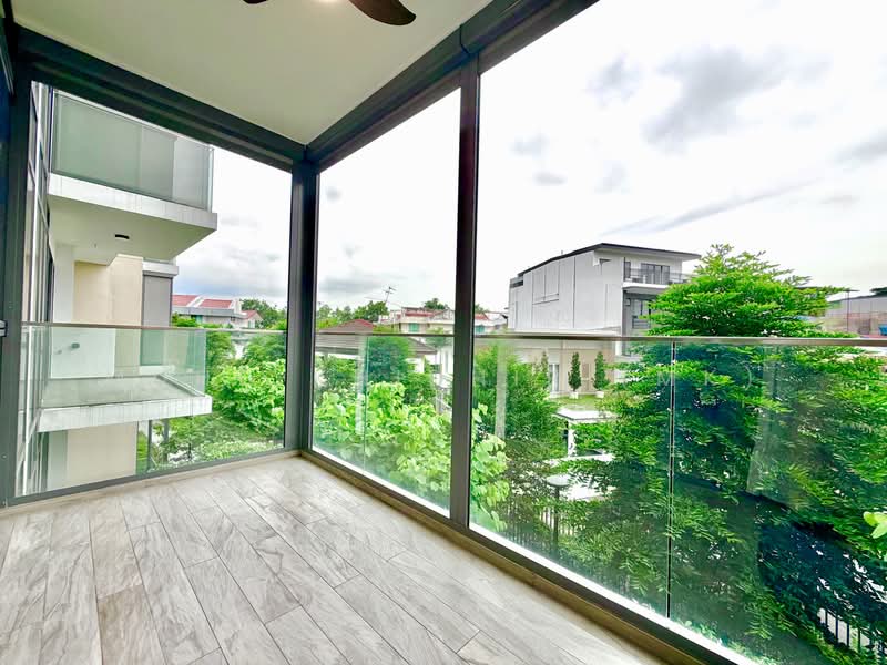 The Gazania, 5 How Sun Drive, 2 Bedrooms, 700 sqft, Condominium For Sale, by Muhd Khidhir (MK), 500205920 - Balcony - PropertyGuru.com.sg