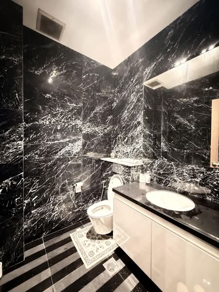 Faber Hills Estate, Faber Park, 8 Bedrooms, 11,000 sqft, Semi-Detached House For Sale, by Joy Toh, 500205924 - Bathroom - PropertyGuru.com.sg