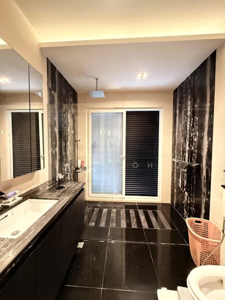Faber Hills Estate, Faber Park, 8 Bedrooms, 11,000 sqft, Semi-Detached House For Sale, by Joy Toh, 500205924 - Bathroom - PropertyGuru.com.sg