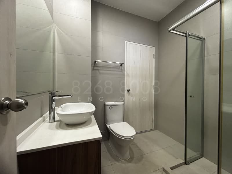 Orange Regency, 101 Fernhill Road, 3 Bedrooms, 2,422 sqft, Apartment For Rent, by Eng Ong, 500205930 - Bathroom 2 - PropertyGuru.com.sg