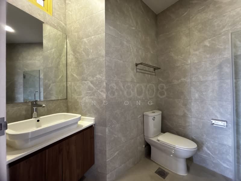 Orange Regency, 101 Fernhill Road, 3 Bedrooms, 2,422 sqft, Apartment For Rent, by Eng Ong, 500205930 - Master Bathroom - PropertyGuru.com.sg