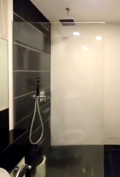 Alexis, 356 Alexandra Road, 1 Bedroom, 409 sqft, Condominium For Rent, by Janson Ang, 500205934 - Bathroom - PropertyGuru.com.sg