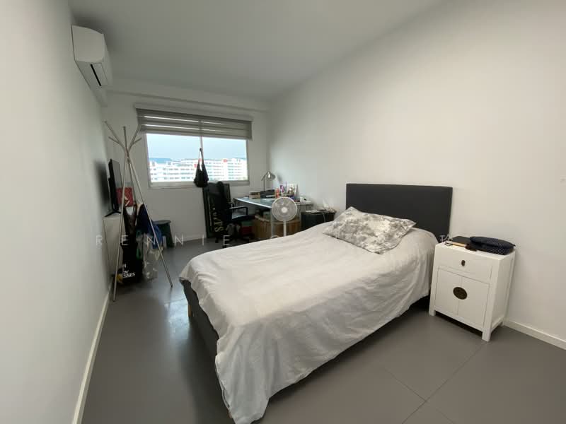 Next to Pasir Ris Town Park And MRT For Rent, Pasir Ris Dr 6, 3 Bedrooms, 1,108 sqft, HDB Flat For Rent, by Rennie Goh 吴蕊玲, 500205940 - Bedroom - PropertyGuru.com.sg