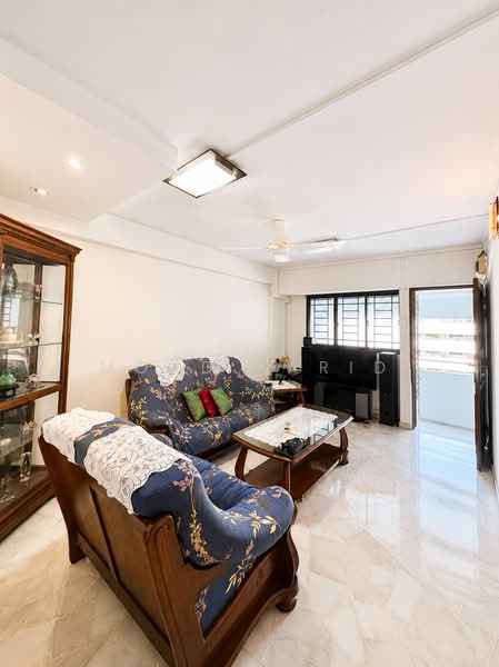 412 Pandan Gardens, 412 Pandan Gardens, 2 Bedrooms, 786 sqft, HDB Flat For Sale, by MOHD FARID, 500205948 - Living Room - PropertyGuru.com.sg