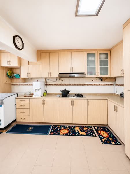 412 Pandan Gardens, 412 Pandan Gardens, 2 Bedrooms, 786 sqft, HDB Flat For Sale, by MOHD FARID, 500205948 - Kitchen - PropertyGuru.com.sg