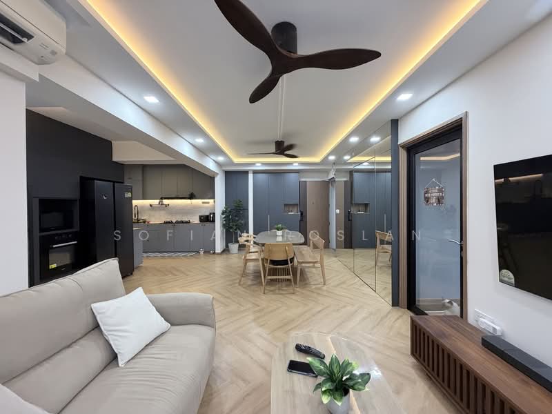 409B Northshore Drive, 409B Northshore Drive, 3 Bedrooms, 1,012 sqft, HDB Flat For Sale, by Sofian Roslan, 500205952 - Living Room - PropertyGuru.com.sg