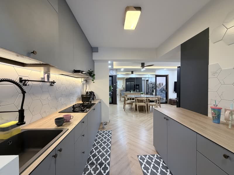409B Northshore Drive, 409B Northshore Drive, 3 Bedrooms, 1,012 sqft, HDB Flat For Sale, by Sofian Roslan, 500205952 - Kitchen - PropertyGuru.com.sg