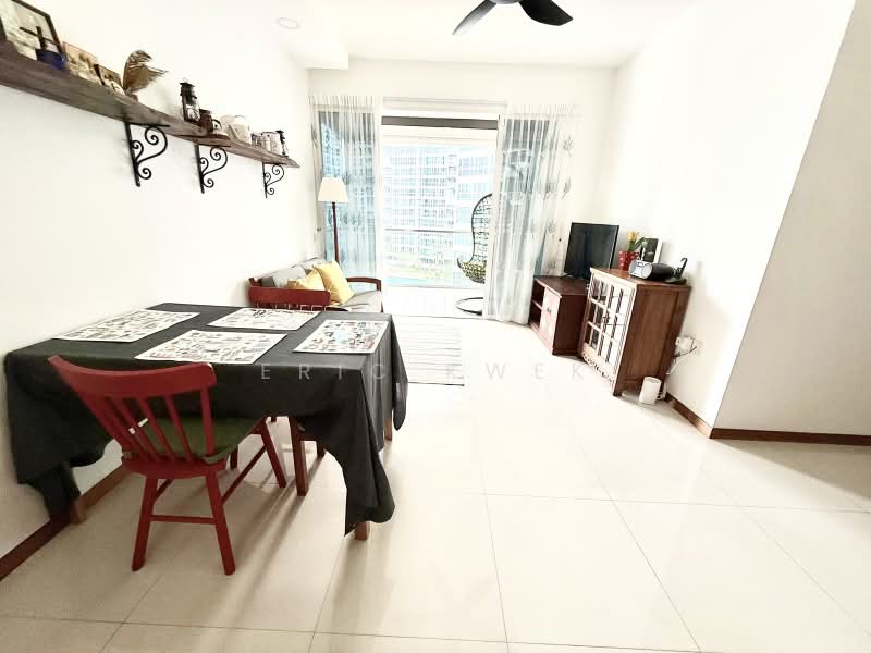 Waterview, 75 Tampines Avenue 1, 2 Bedrooms, 926 sqft, Condominium For Sale, by Eric Kwek, 500205954 - Living Room - PropertyGuru.com.sg
