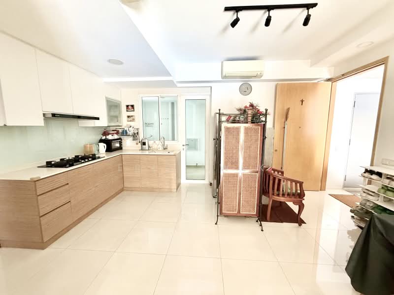 Waterview, 75 Tampines Avenue 1, 2 Bedrooms, 926 sqft, Condominium For Sale, by Eric Kwek, 500205954 - Kitchen - PropertyGuru.com.sg