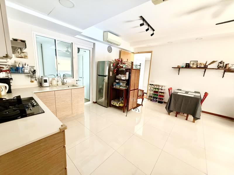 Waterview, 75 Tampines Avenue 1, 2 Bedrooms, 926 sqft, Condominium For Sale, by Eric Kwek, 500205954 - Kitchen - PropertyGuru.com.sg