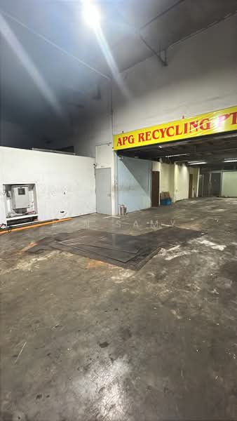 Pioneer Centre, 1 Soon Lee Street, 1,700 sqft, Factory / Workshop (B2) For Rent, by P N Samy, 500205975 - Interior - CommercialGuru.com.sg