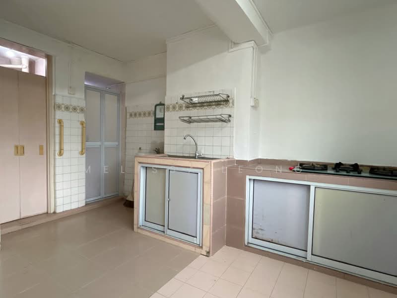 5 Marsiling Drive, 5 Marsiling Drive, 2 Bedrooms, 969 sqft, HDB Flat For Sale, by Melissa Leong, 500205993 - Kitchen - PropertyGuru.com.sg